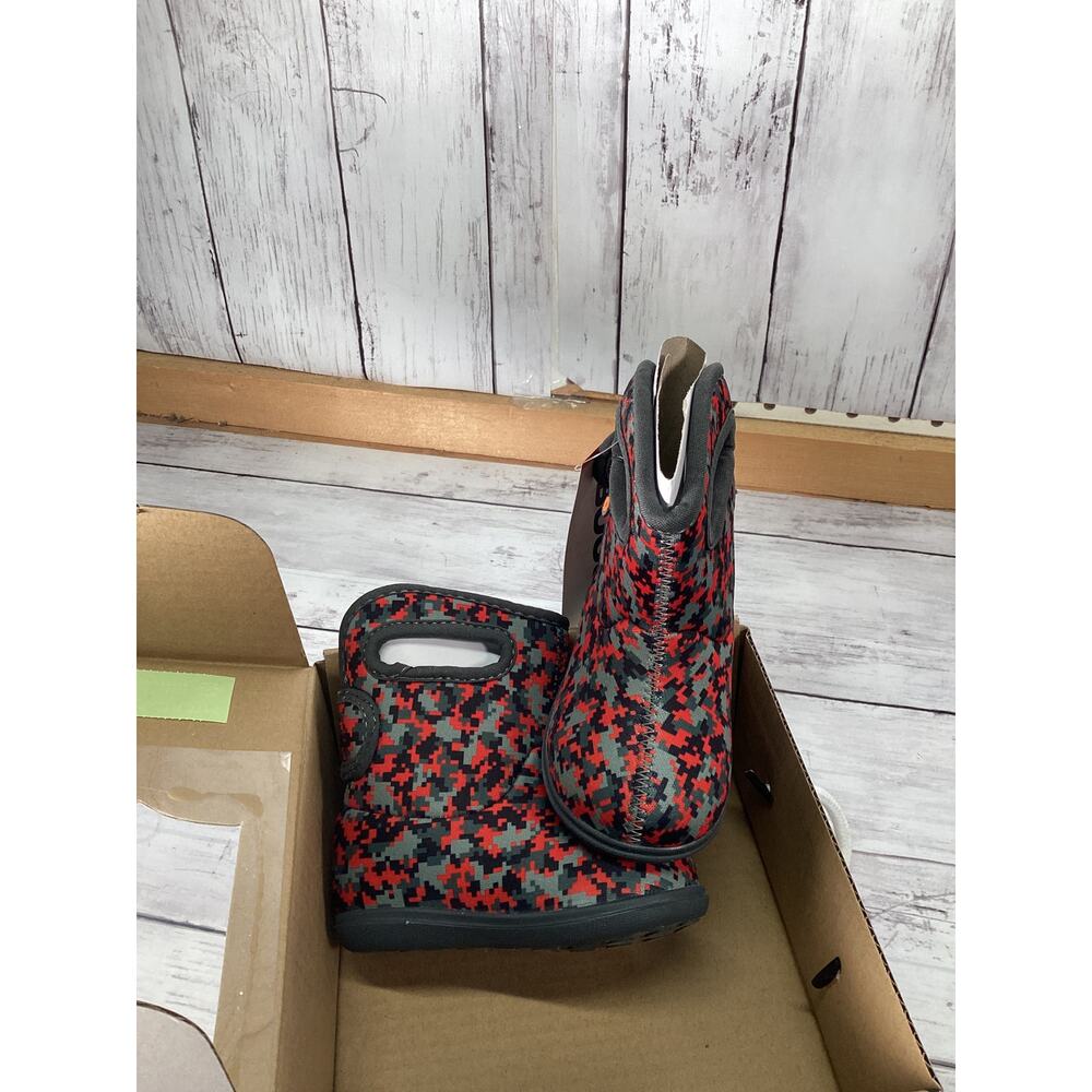 BOGS SKULLS CLASCS KIDS BOOTS Size 4